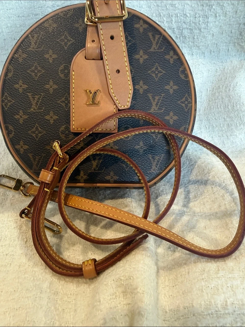 Louis Vuitton Round Crossbody Petite Boite Chapeau